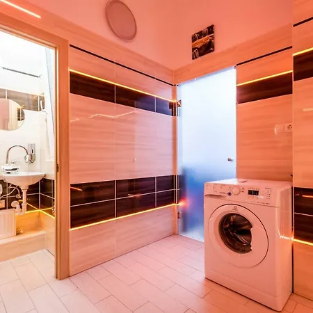 Apartment Rakoczi61 With Sauna *